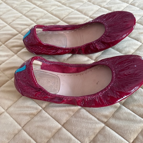 Tieks Shoes - Tieks burgundy slip on shoes size 8